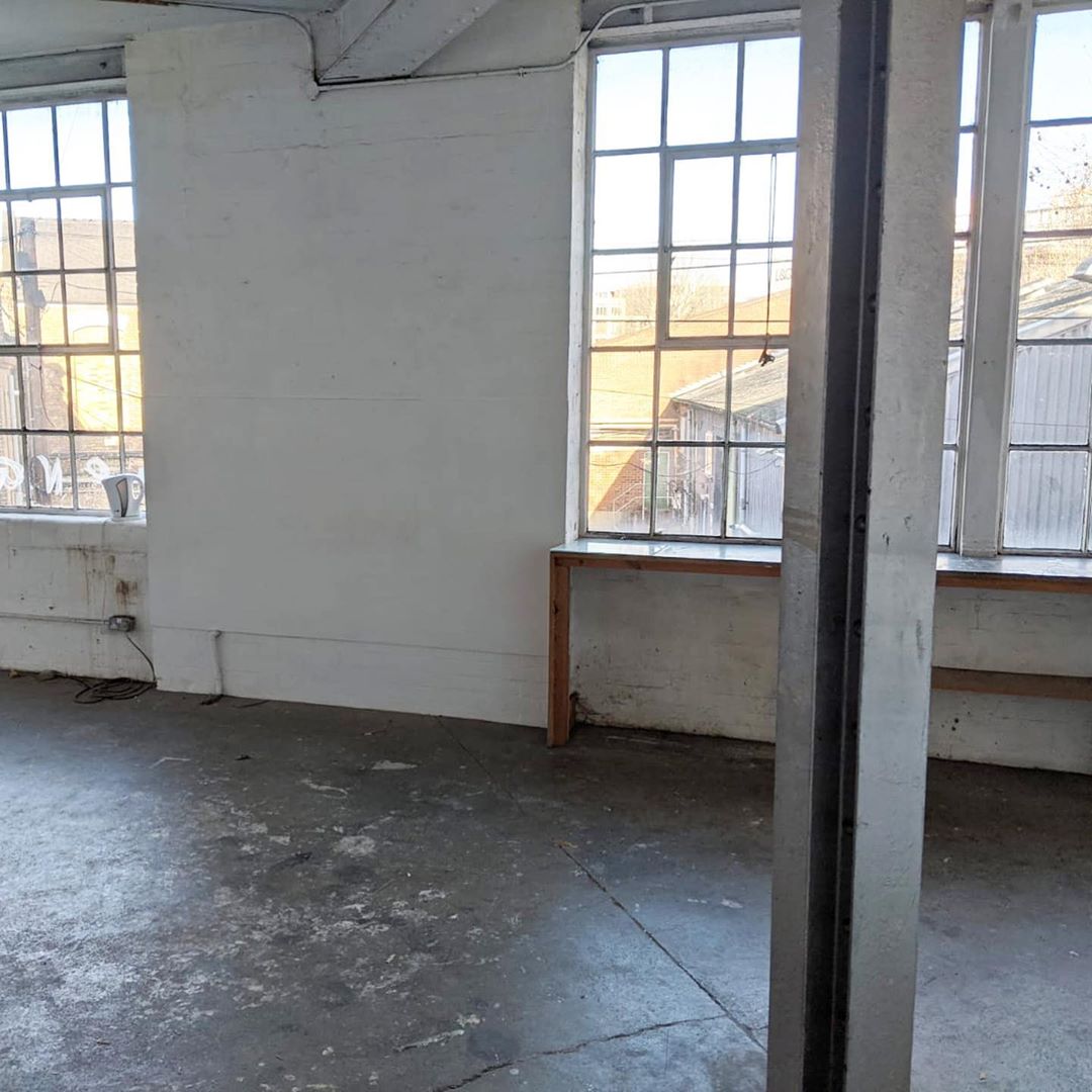 👀super bright Art Studio place available now in Hackney Wick. To share with two other amazing artist. Nice vibes, Super cheap but still massive £300 incl – please DM me if you interested 👍,Hackney Wick